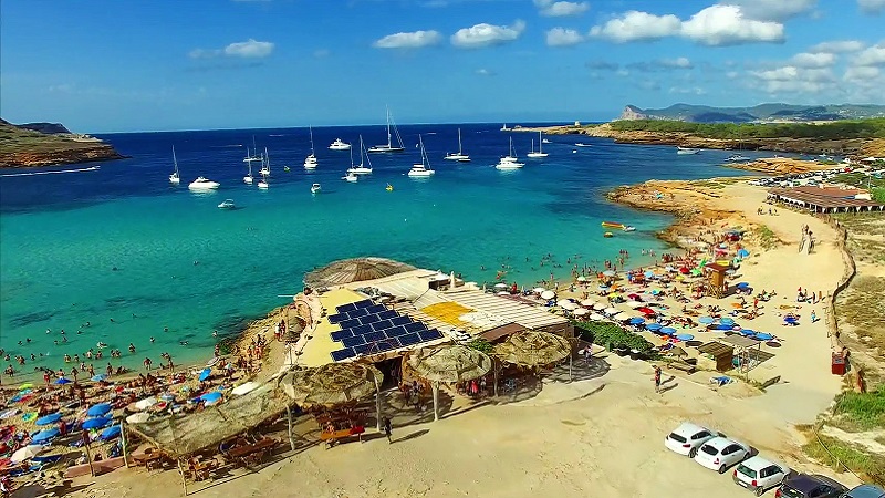 Vacanze a Ibiza: non solo discoteche e vita notturna